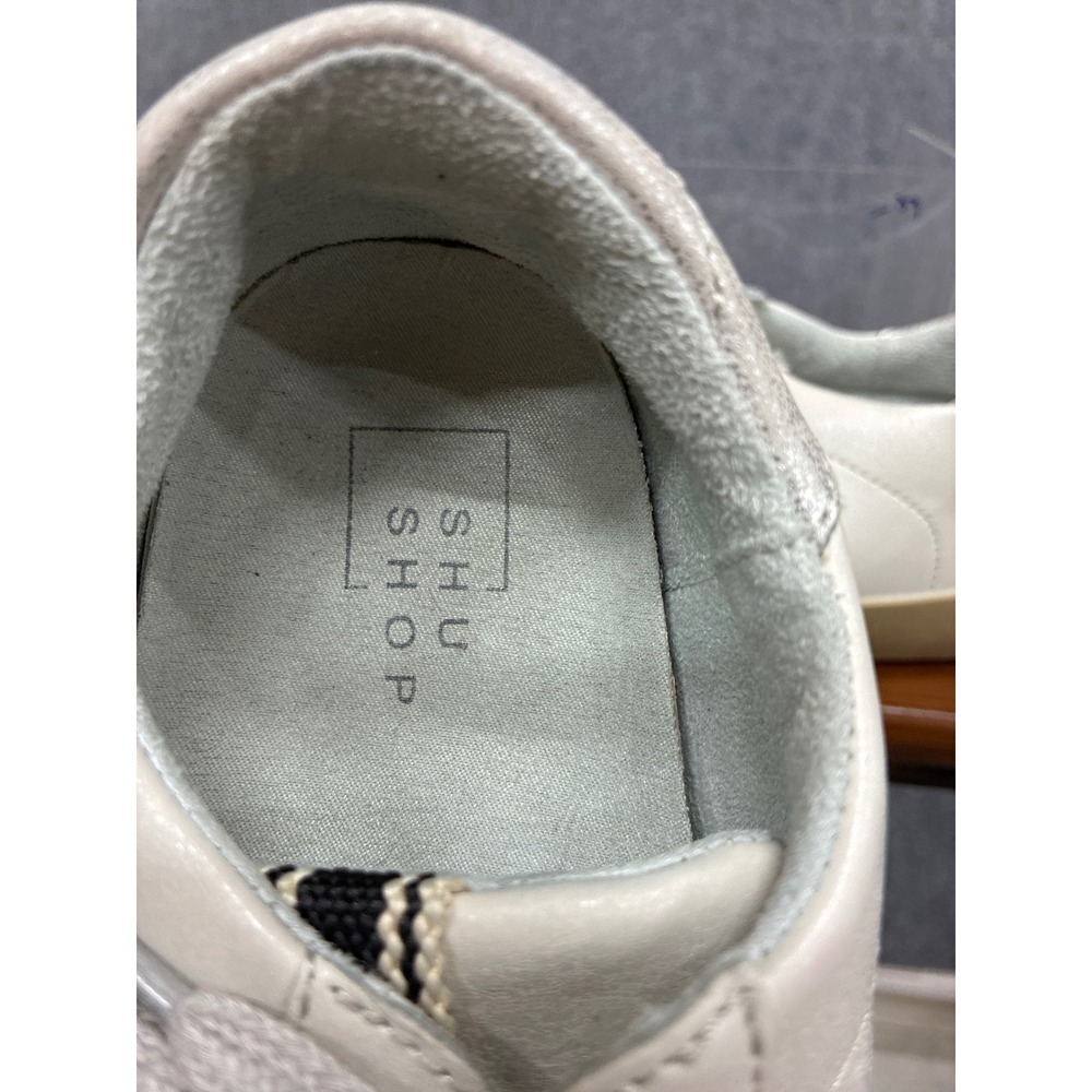 Shu Shop Cream White Rhinestone Star Low Top Sneakers Tan Sole Womens 7 - Picture 2 of 5